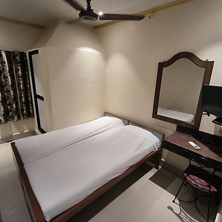 Hotel Rupali Mumbai  Buitenkant foto