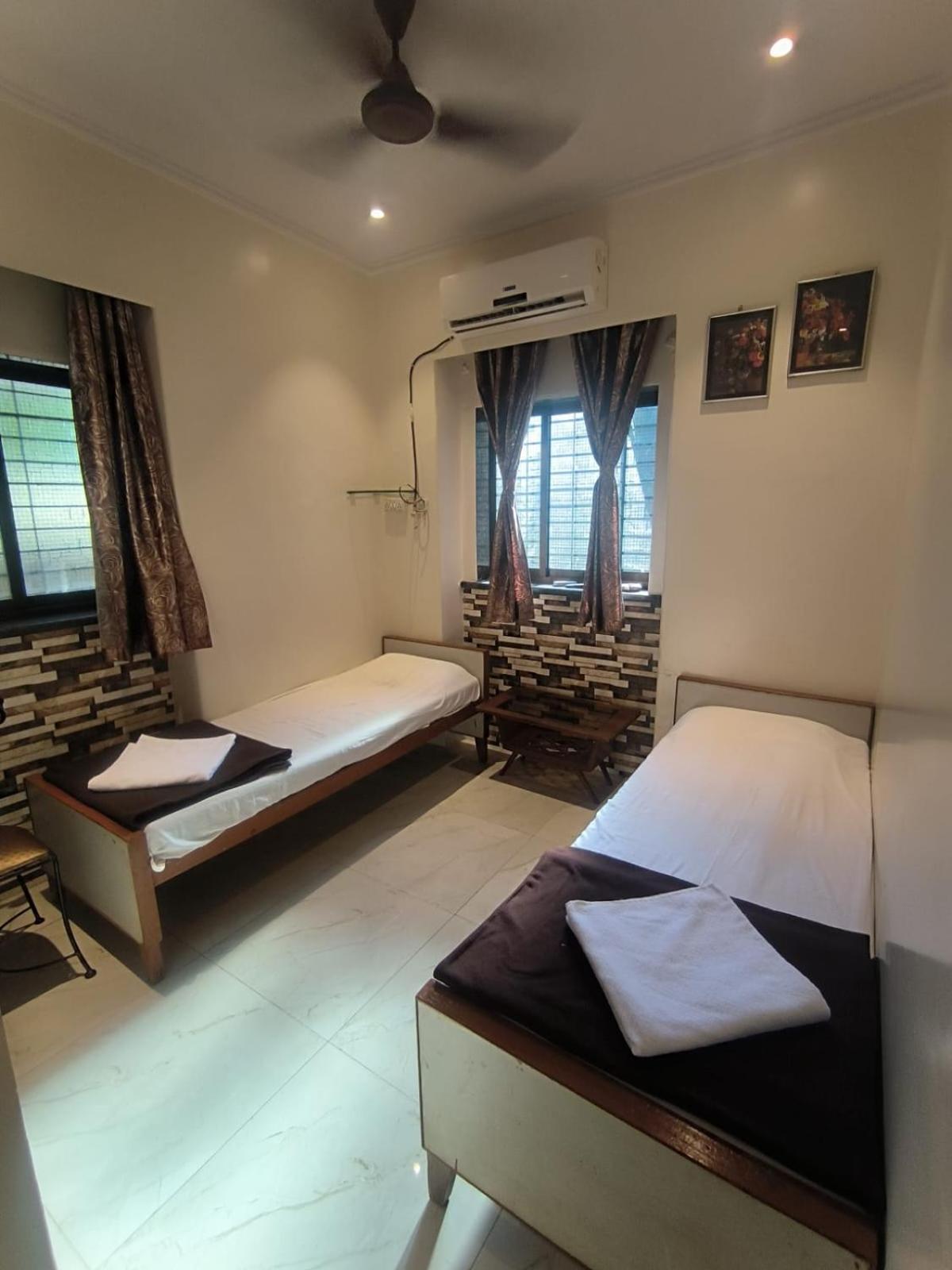 Hotel Rupali Mumbai  Buitenkant foto